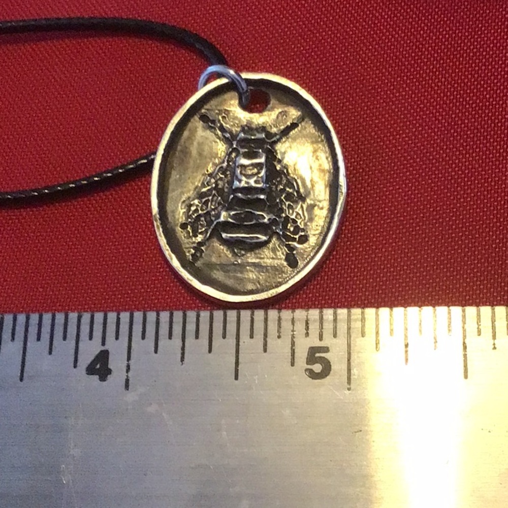 Sterling Silver Bee pendant - Picture 3 of 3